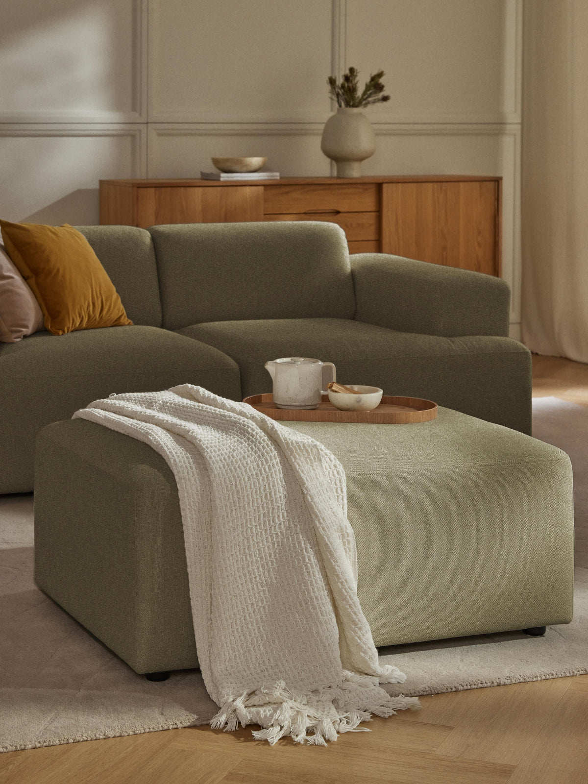 Melva Stool, W 99 x D 72 cm
