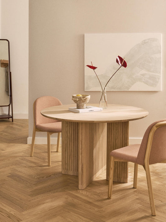 Jolka Round Dining Table in Oak, Ø 120 cm