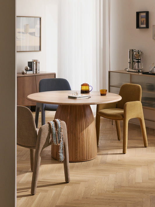 Nelly Round Dining Table with Fluted Texture, in Various Sizes